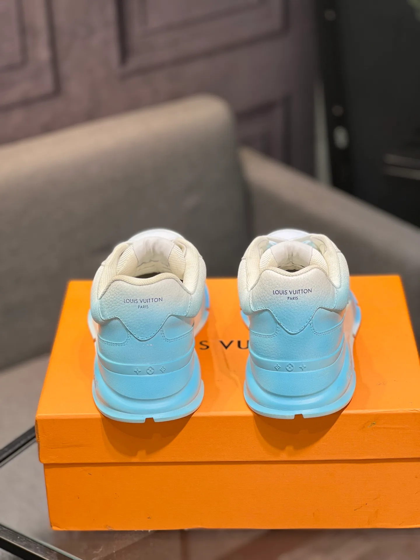 Men's shoes 💰760 LV | Louis Vuitton 2025𝐬𝐬 Spring and summer new styles, couples' models, men's models come out first. The counter focuses on the latest casual shoes. Hard goods are new🆕 ❥Purchase level! Full of high-end feel! A popular model among bloggers at home and abroad, it’s retro and fashionable and looks amazing on your feet! Wear a lot of happiness! Mainly recommended model on the official website★ ▪️Upper: Original custom-made imported calfskin fabric ▪️Inner lining: breathable gauze imported from Italy ▪️Outsole: rubber foam ➕tpu high-end outsole ▪️Shoe size: 36-44 (customized for 45 and 46)